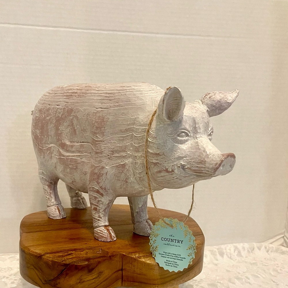 Farmhouse Tabletop Pig from
"the COUNTRY collection" NWT